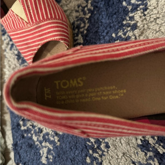 TOMS Michelle Wedges (Size 7W) (Red) - Picture 7 of 8